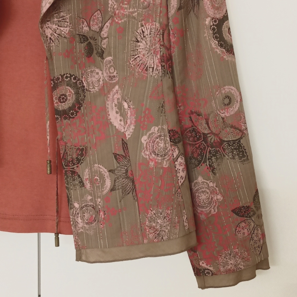 Printed jacket . Size M - Picture 4 of 5
